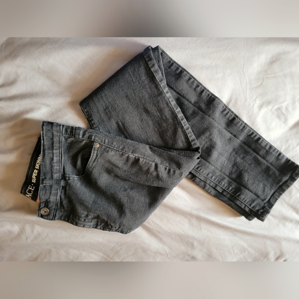 𝅺CHILDREN'S Place super skinny stretch jeans. Size 16 kids. Black  (CmH)